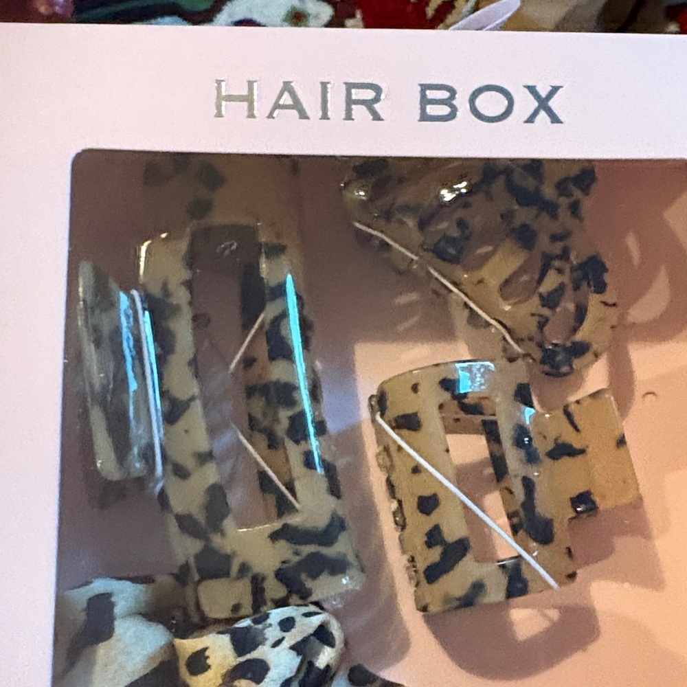 Leopard Print Hair Accessory Set - Picture 2 of 4